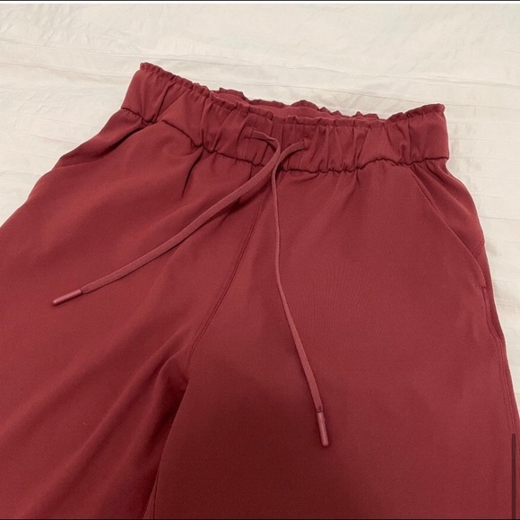 Lululemon Keep Moving 7/8 Pants - Picture 3 of 9